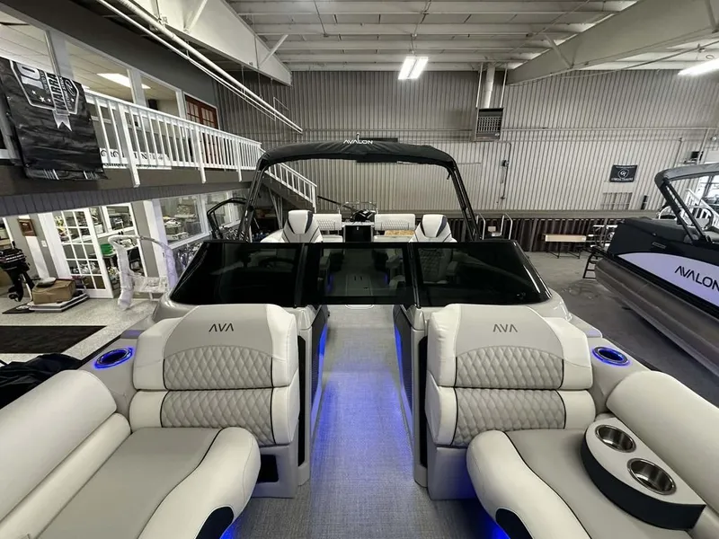 Slide: The Image of Avalon Catalina Quad Lounger Shift Windshield 2 2026 - 6