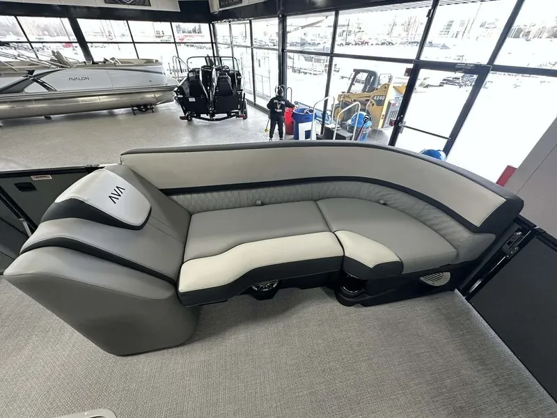 Slide: The Image of Avalon Catalina Quad Lounger 23 FT 2026 - 4