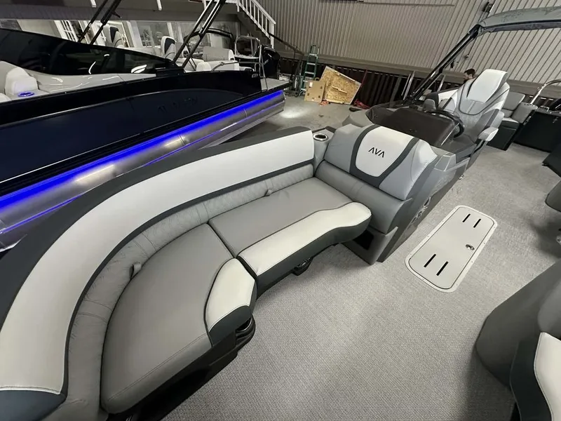 Slide: The Image of Avalon Catalina Quad Lounger 23 FT 2026 - 5