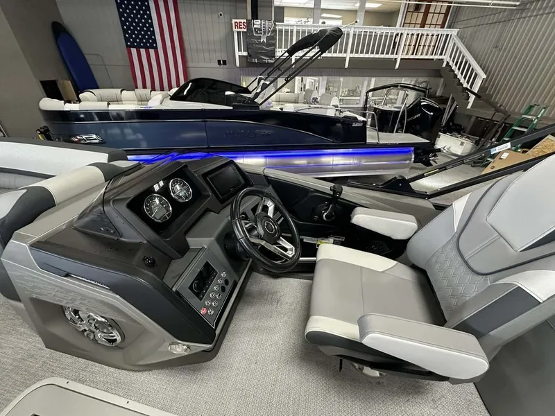 Slide: The Image of Avalon Catalina Quad Lounger 23 FT 2026 - 7