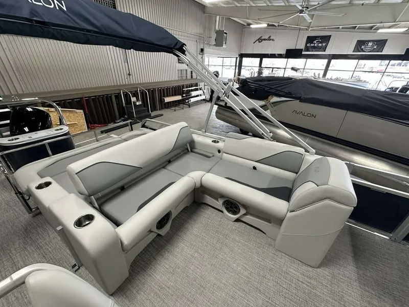 Slide: The Image of Avalon Venture 85 Versatile Rear Bench 23 FT 2026 - 11
