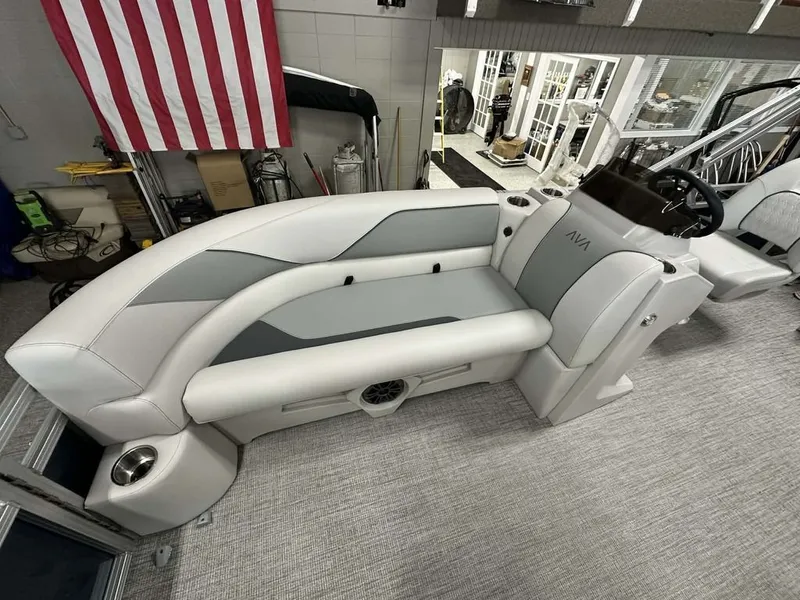 Slide: The Image of Avalon Venture 85 Versatile Rear Bench 23 FT 2026 - 5