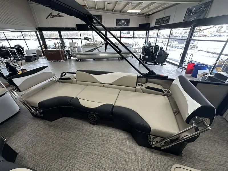 Slide: The Image of Avalon LSZ Quad Lounge Shift - 23' 2026 - 12