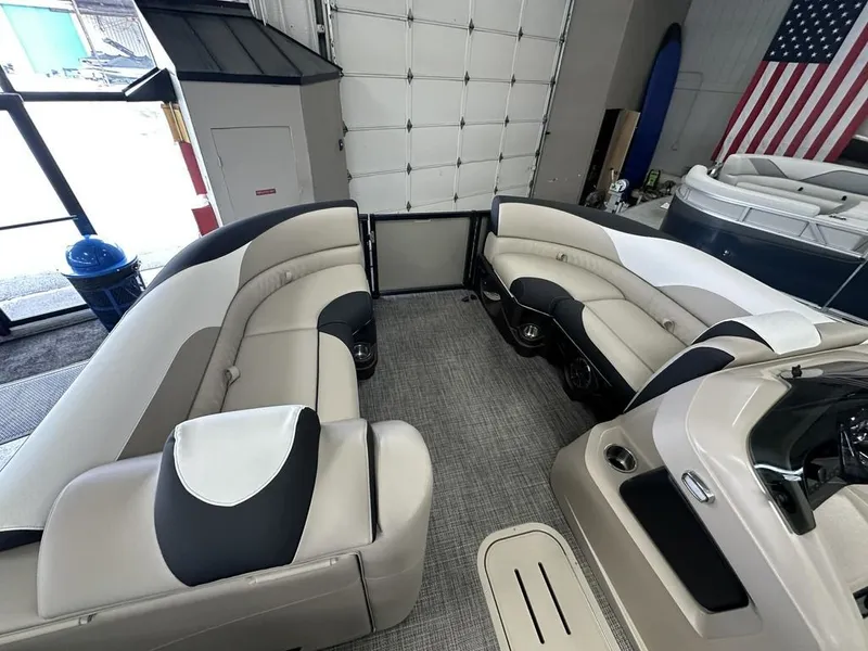 Slide: The Image of Avalon LSZ Quad Lounge Shift - 23' 2026 - 3