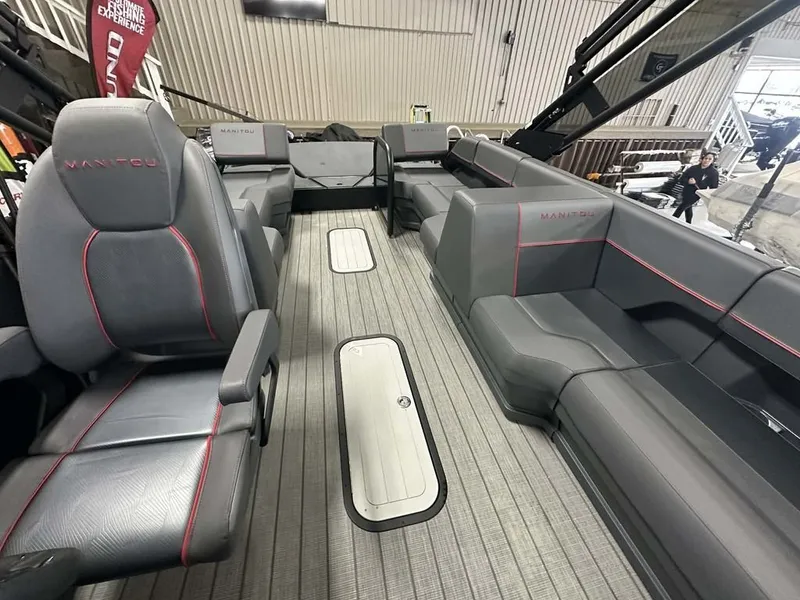 Slide: The Image of Manitou Explore 22 Switchback V-Toon 2024 - 10