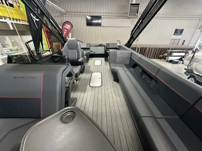 Slide: The Image of Manitou Explore 22 Switchback V-Toon 2024 - 6