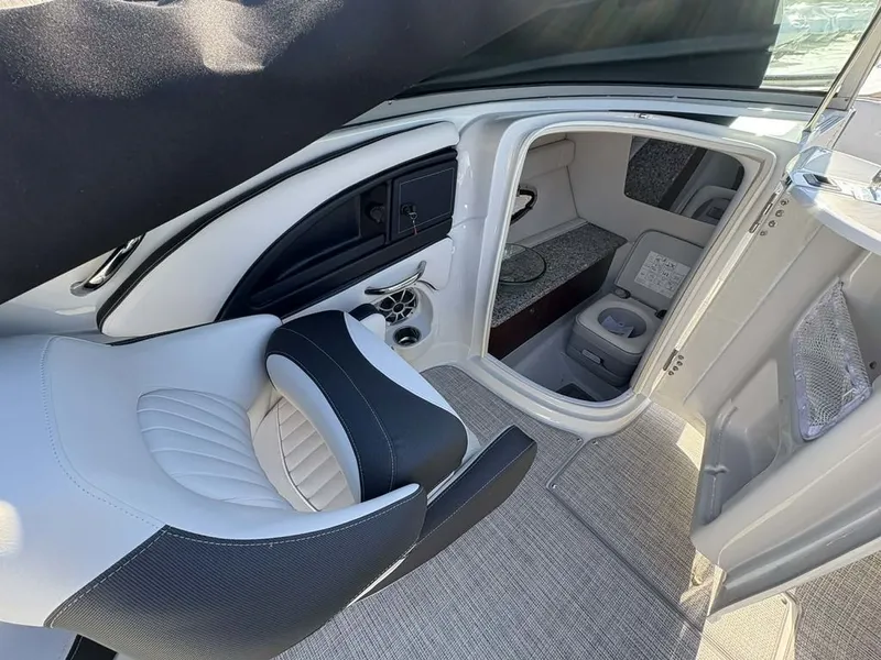 Slide: The Image of Crownline Boats 250 XSS 2026 - 5
