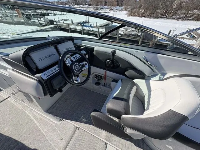 Slide: The Image of Crownline Boats 250 XSS 2026 - 3