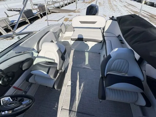 Slide: The Image of Crownline Boats 250 XSS 2026 - 4