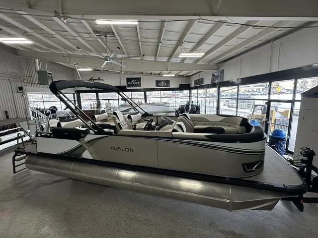 The Image of Avalon LSZ Quad Lounge Shift - 23' 2026 - 1
