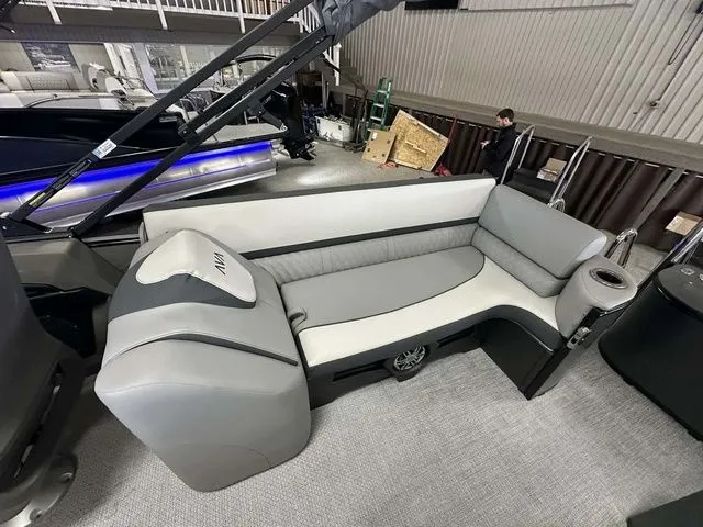 Slide: The Image of Avalon Catalina Quad Lounger 23 FT 2026 - 12