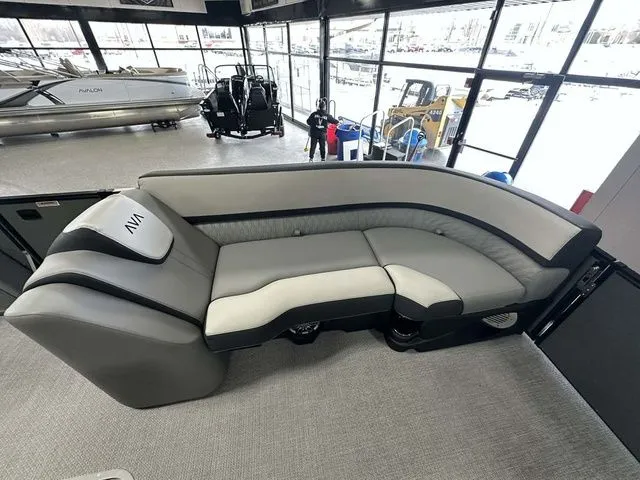 Slide: The Image of Avalon Catalina Quad Lounger 23 FT 2026 - 4