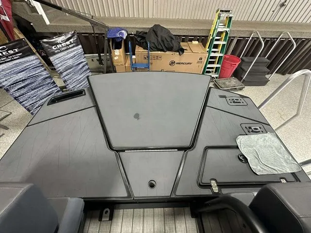 Slide: The Image of Manitou Explore 22 Switchback V-Toon 2024 - 13