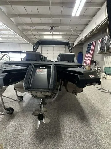 Slide: The Image of Manitou Explore 22 Switchback V-Toon 2024 - 14