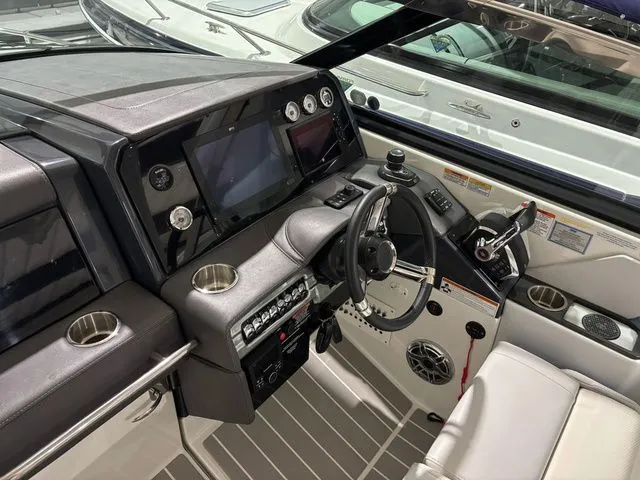 Slide: The Image of Formula 330 Crossover Bowrider 2022 - 11