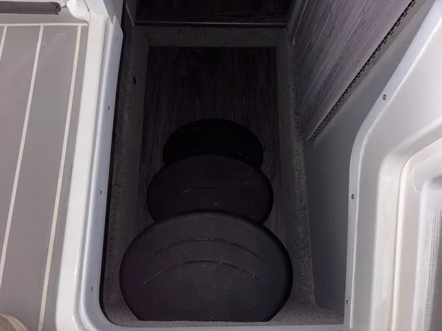 Slide: The Image of Formula 330 Crossover Bowrider 2022 - 16