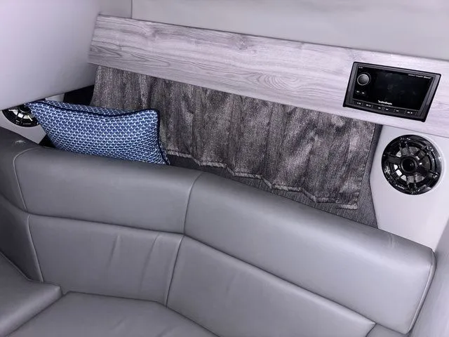 Slide: The Image of Formula 330 Crossover Bowrider 2022 - 18