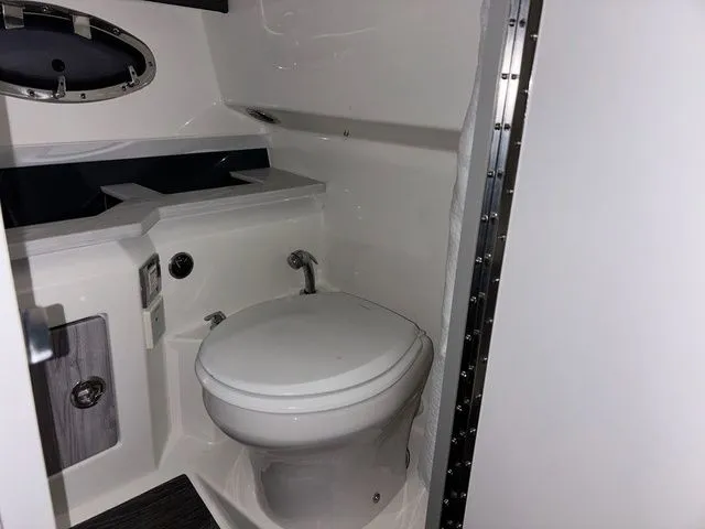 Slide: The Image of Formula 330 Crossover Bowrider 2022 - 20