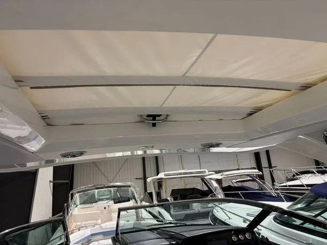 Slide: The Image of Formula 330 Crossover Bowrider 2022 - 29