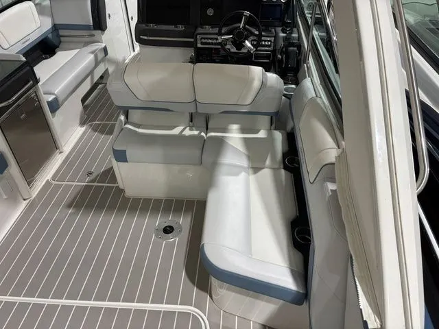 Slide: The Image of Formula 330 Crossover Bowrider 2022 - 7