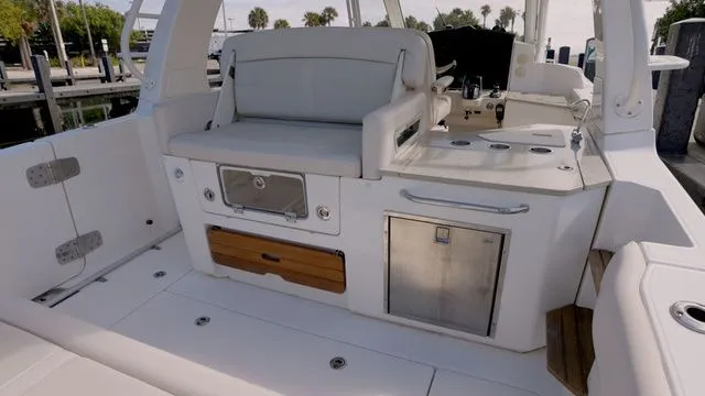 Slide: The Image of Boston Whaler 350 Realm 2019 - 20