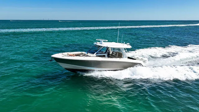 Slide: The Image of Boston Whaler 350 Realm 2019 - 30