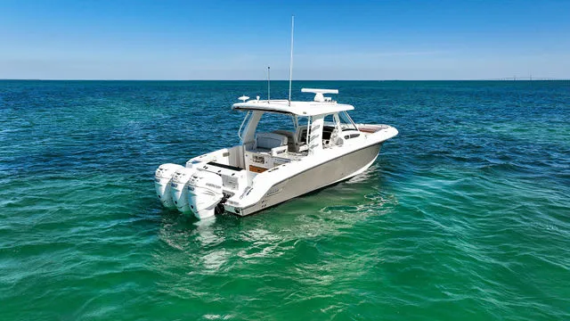 Slide: The Image of Boston Whaler 350 Realm 2019 - 41