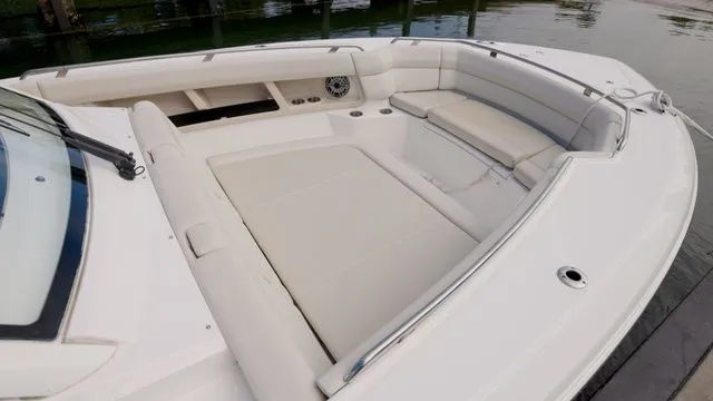 Slide: The Image of Boston Whaler 350 Realm 2019 - 9