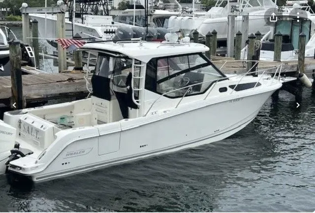 The Image of Boston Whaler 325 Conquest 2023 - 1
