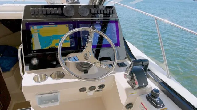 Slide: The Image of Boston Whaler 325 Conquest 2023 - 13