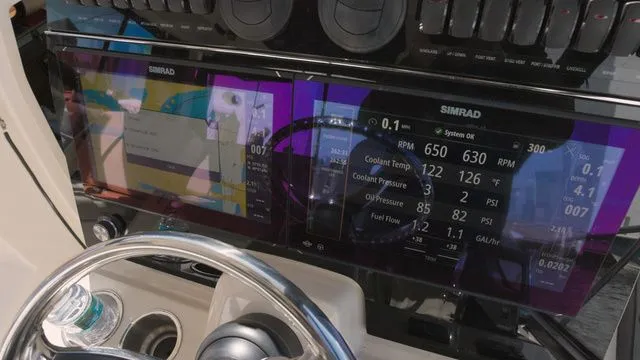 Slide: The Image of Boston Whaler 325 Conquest 2023 - 14