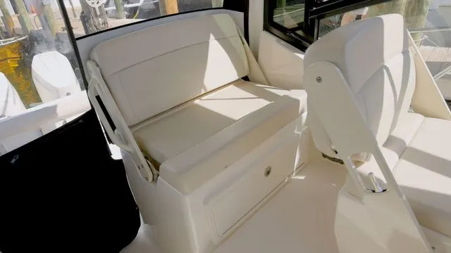 Slide: The Image of Boston Whaler 325 Conquest 2023 - 8