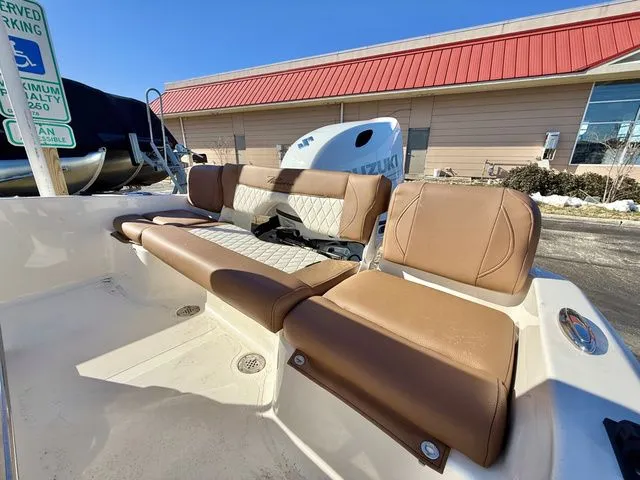 Slide: The Image of Pioneer 180 Islander 2023 - 10