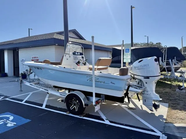 Slide: The Image of Pioneer 180 Islander 2023 - 3