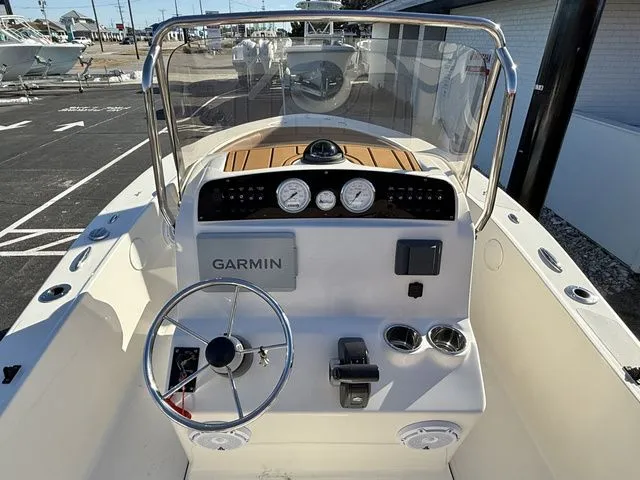 Slide: The Image of Pioneer 180 Islander 2023 - 8