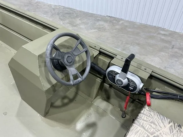 Slide: The Image of Lowe Roughneck 1860 2024 - 14