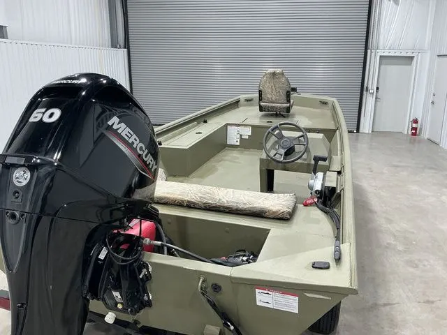 Slide: The Image of Lowe Roughneck 1860 2024 - 16