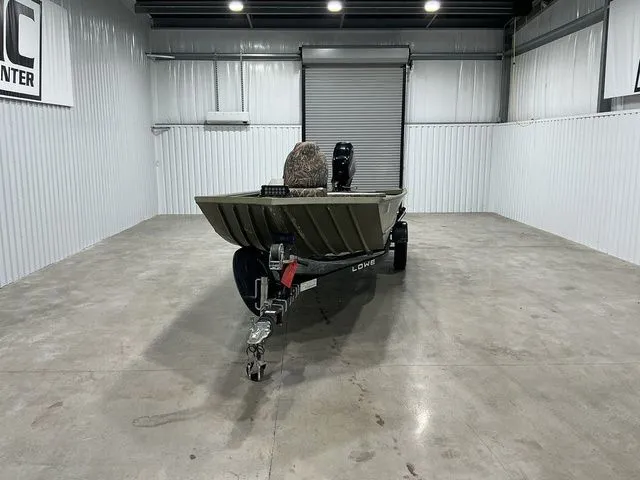 Slide: The Image of Lowe Roughneck 1860 2024 - 2