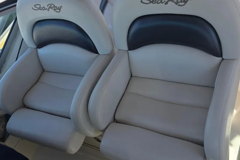 Slide: The Image of Luxury seating on a 2005 Sea Ray 340 Sundancer boat, featuring plush leather upholstery. - 9
