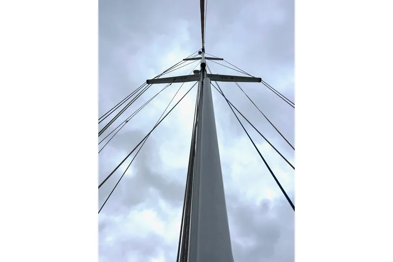Slide: The Image of Mast of 2011 Outbound 46 sailboat - 8