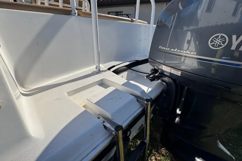 Slide: The Image of 2014 Sportsman Heritage 231 Center Console with Yamaha four-stroke engine. - 9