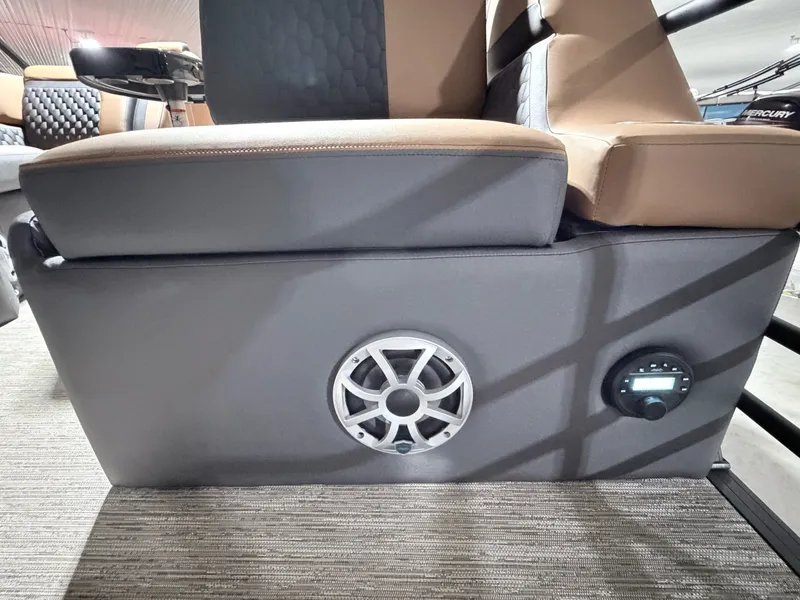 Slide: The Image of 2026 Sylvan L5 LZ DH boat seat with speaker and control panel. - 20