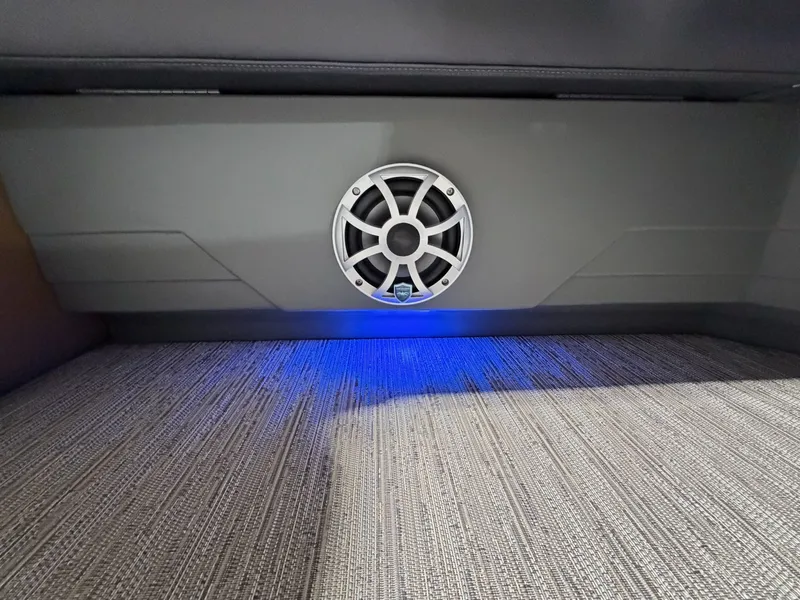 Slide: The Image of Sylvan L5 LZ DH 2026 speaker with blue lighting. - 22
