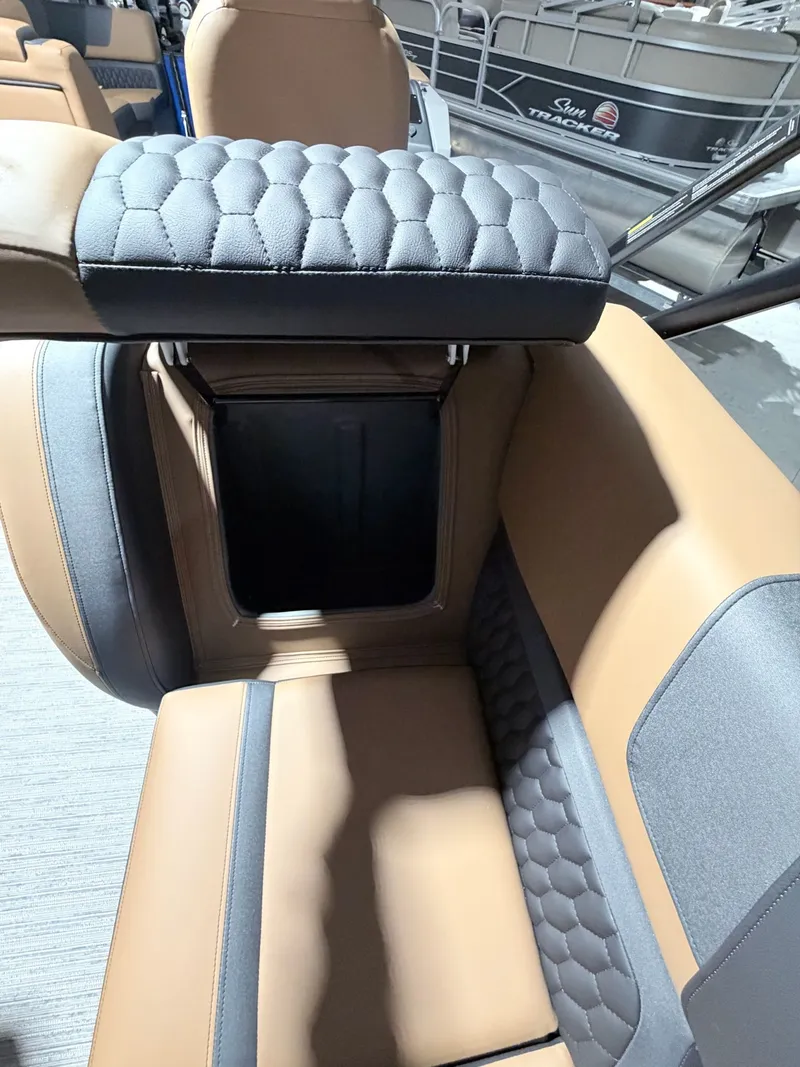 Slide: The Image of Sylvan L5 LZ DH 2026 seat with storage, brown-gray upholstery. - 9