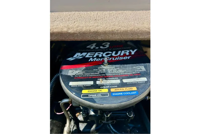 Slide: The Image of Engine of 2003 Chaparral 183 SS with Mercury MerCruiser 4.3L Thunderbolt Ignition. - 11