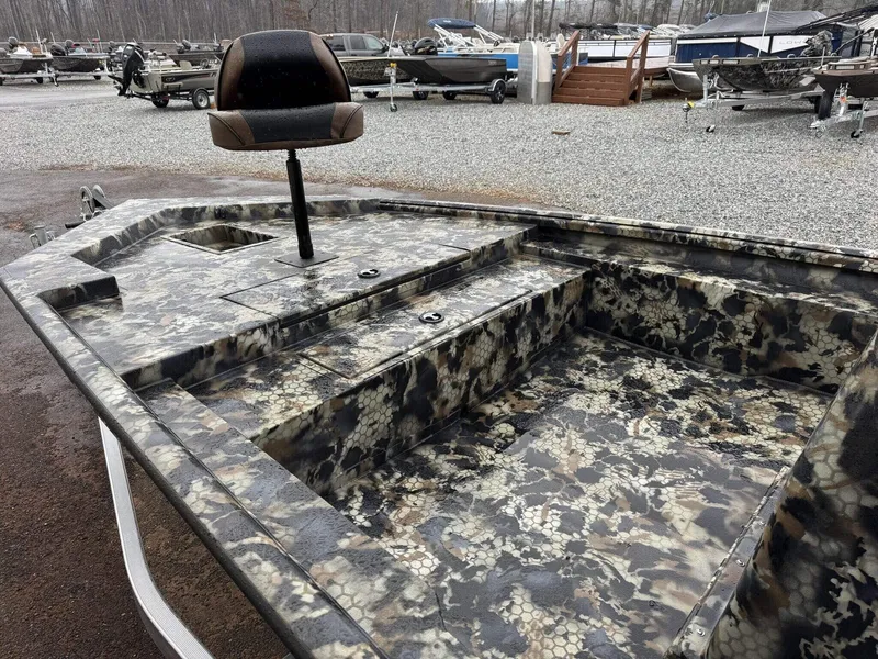 Slide: The Image of Excel Stalker 216 CC 2026 - 8