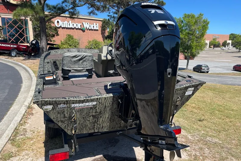 Slide: The Image of 2026 Tracker Grizzly 1754 SC boat with Mercury engine at Outdoor World. - 3