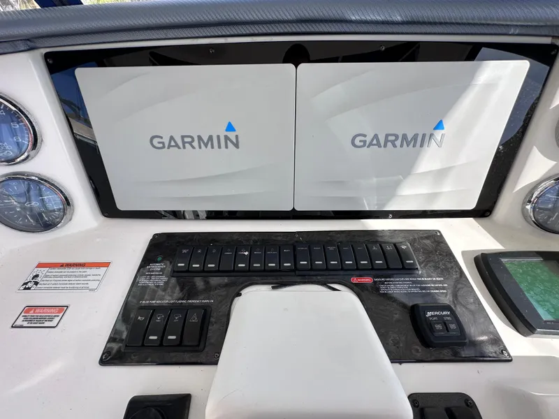 Slide: The Image of Garmin navigation system on 2007 Sea Ray 36 Sedan Bridge. - 32