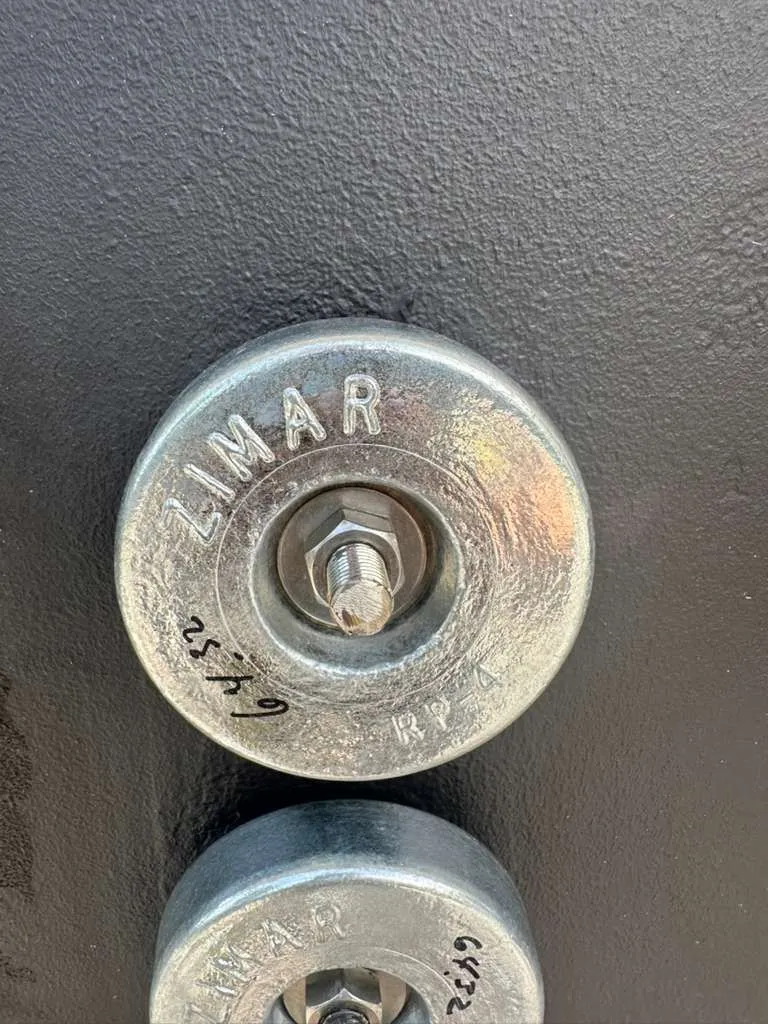 Slide: The Image of Zimar anode on Sea Ray 36 Sedan Bridge 2007. - 42