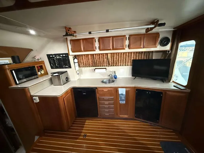 Slide: The Image of Interior of 1995 Luhrs Tournament 350 yacht. - 8